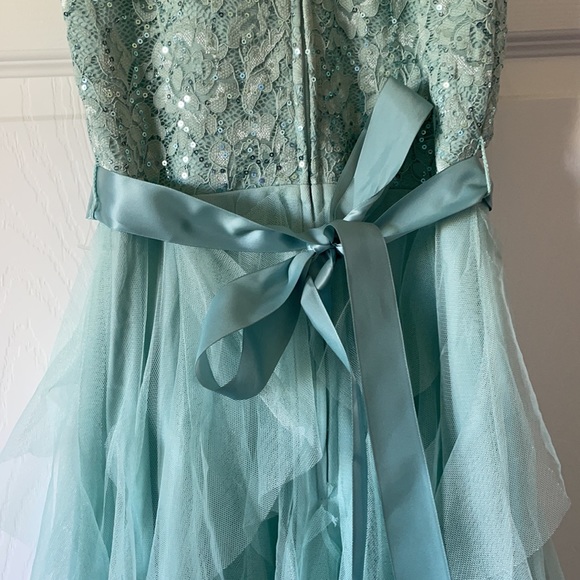 Ladies party dress! - Picture 3 of 6